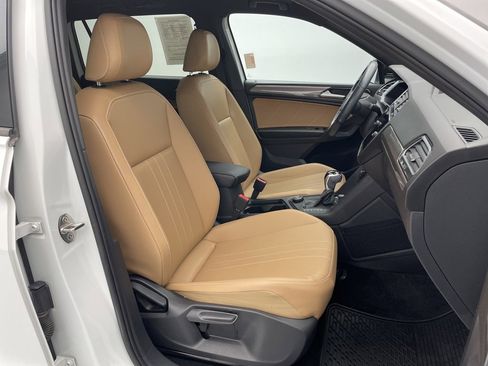 Used 2022 Volkswagen Tiguan SE R-Line image 48