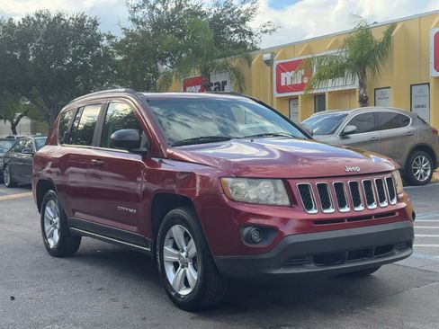 Used 2012 Jeep Compass Latitude w/ Sun/Sound Group AWD/4WD image 5