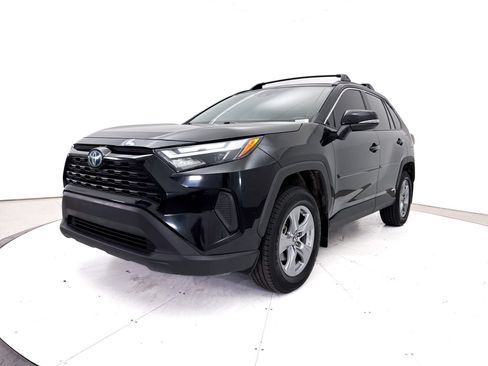 Used 2022 Toyota RAV4 XLE AWD/4WD image 15