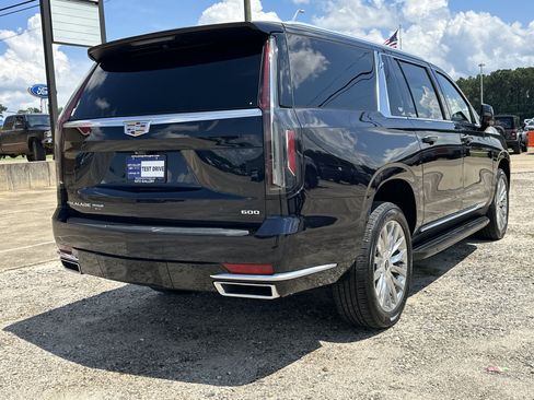 Certified 2021 Cadillac Escalade ESV Premium Luxury AWD/4WD image 6