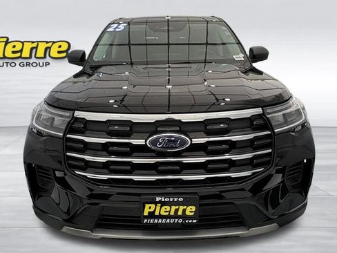 Used 2025 Ford Explorer Active AWD/4WD image 10