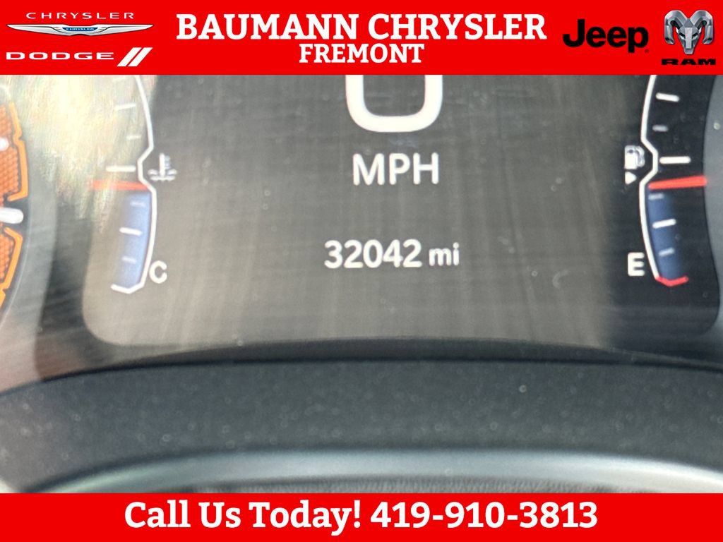 Used 2025 Jeep Compass Trailhawk AWD/4WD image 16