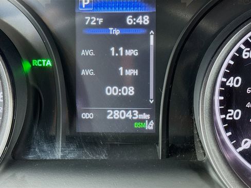 Used 2024 Toyota Camry SE image 8