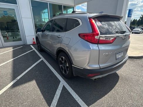 Used 2018 Honda CR-V Touring image 4