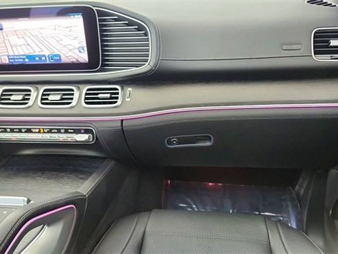 Used 2024 Mercedes-Benz GLS 450 4MATIC image 40