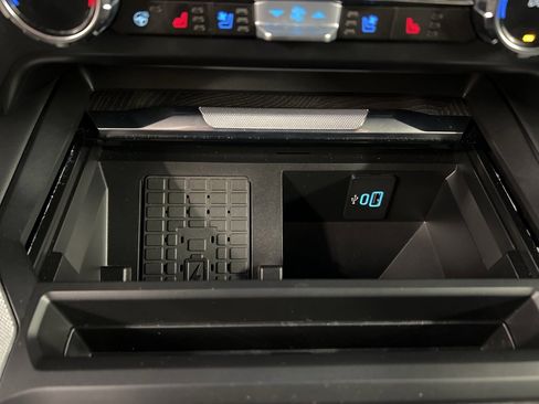 Used 2024 Ford F250 Platinum image 15