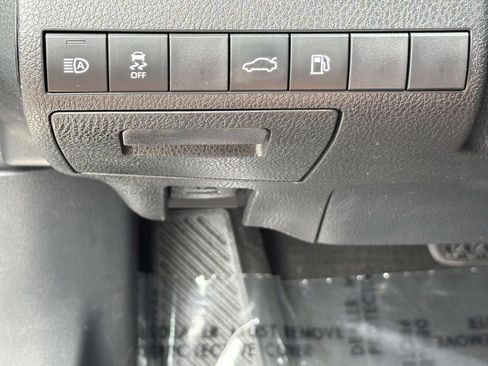 Used 2018 Toyota Camry XSE FWD image 16