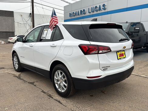 Used 2023 Chevrolet Equinox LS w/ LS Convenience Package image 7