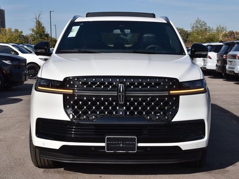 New 2025 Lincoln Navigator L Black Label image 2