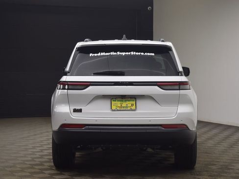 New 2026 Jeep Grand Cherokee 4WD image 10