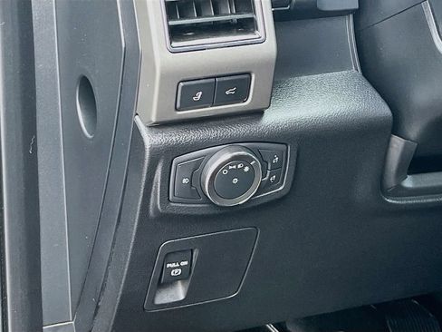 Used 2021 Ford Expedition XLT RWD image 10