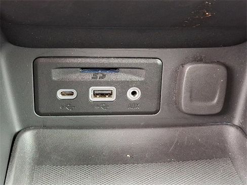 Used 2024 GMC Terrain SLT image 24