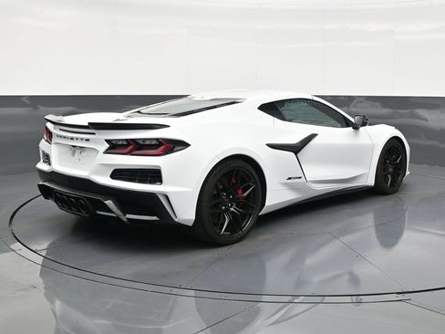 Used 2025 Chevrolet Corvette Z06 RWD image 5