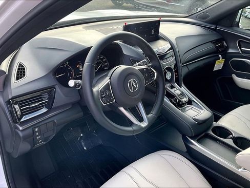 Used 2025 Acura RDX SH-AWD image 17