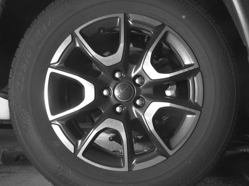 Used 2025 Jeep Compass Trailhawk image 15