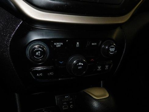 Used 2016 Jeep Cherokee 75th Anniversary image 23