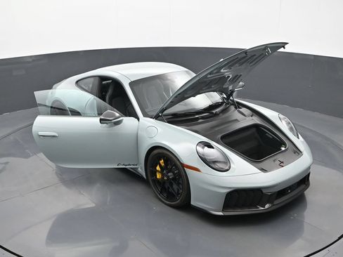 Certified 2025 Porsche 911 Carrera GTS RWD image 29