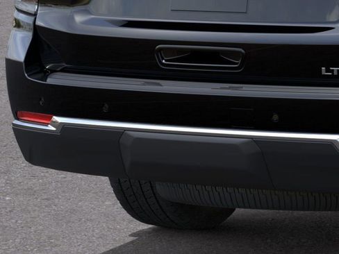 New 2026 Chevrolet Suburban LT image 14