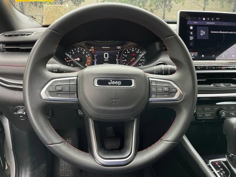 Used 2025 Jeep Compass Trailhawk AWD/4WD image 15
