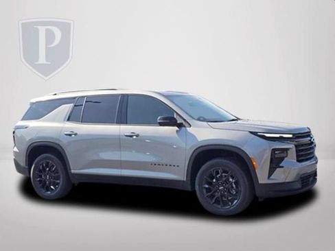 New 2026 Chevrolet Traverse LT w/ Midnight/Sport Edition FWD image 2
