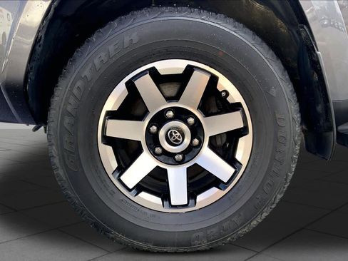 Used 2021 Toyota 4Runner TRD Off-Road Premium AWD/4WD image 20