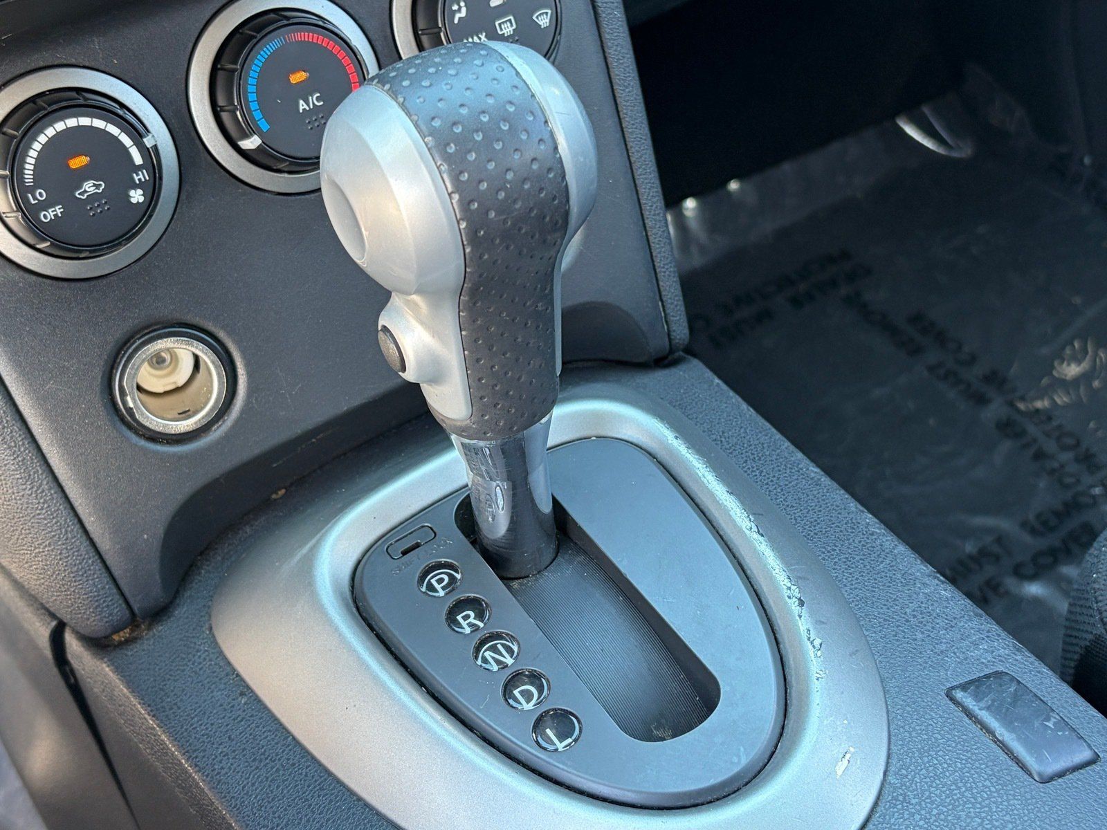 Used 2013 Nissan Rogue S FWD image 27
