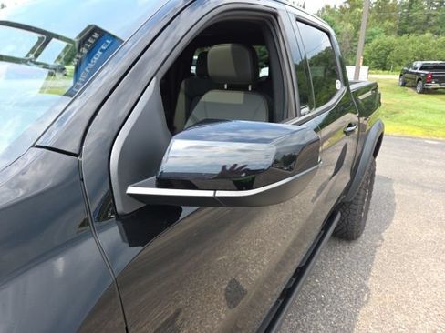 Used 2025 Chevrolet Colorado ZR2 AWD/4WD image 45