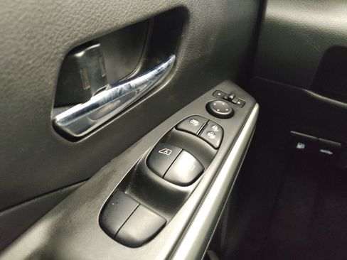 Used 2020 Nissan Kicks SR w/ SR Premium Package image 27