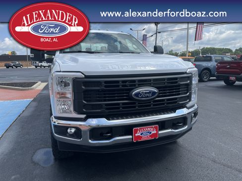 New 2026 Ford F250 XL w/ XL Off-Road Package AWD/4WD image 5