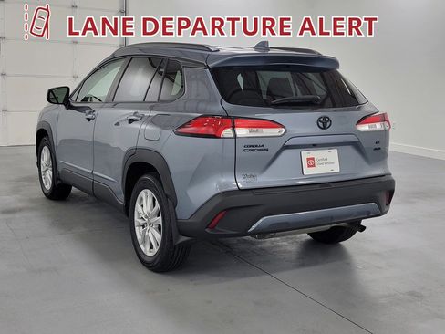 Certified 2022 Toyota Corolla Cross LE image 7