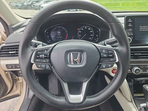 Used 2018 Honda Accord Touring image 19