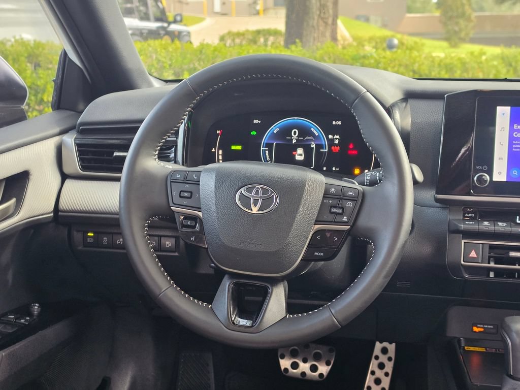 Used 2025 Toyota Camry SE w/ Convenience Package FWD image 22