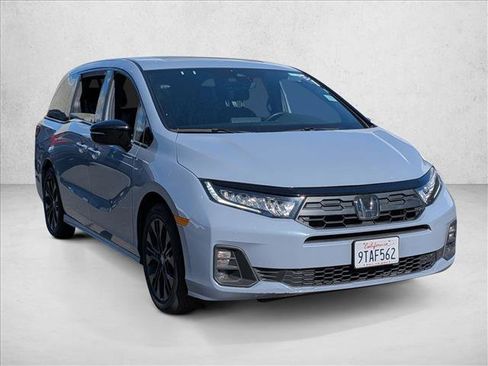 Used 2025 Honda Odyssey Sport-L image 3