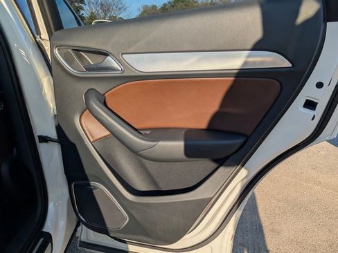 Used 2018 Audi Q3 2.0T Premium Plus w/ Premium Plus Package image 38