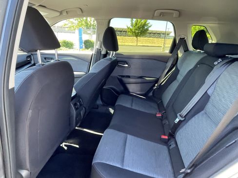 Used 2023 Nissan Rogue SV AWD/4WD image 12