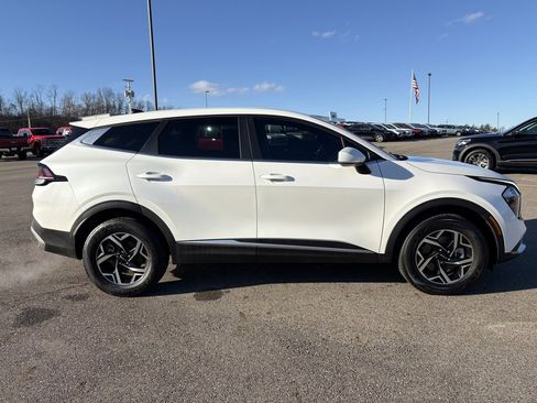 Used 2023 Kia Sportage LX image 6