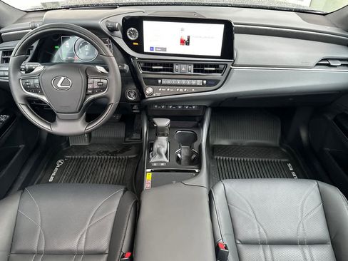 Used 2025 Lexus ES 300h w/ Accessory Package (Z2) FWD image 3