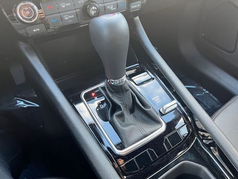 Used 2025 Jeep Compass Limited image 41