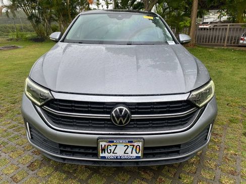Used 2022 Volkswagen Jetta SEL FWD image 2