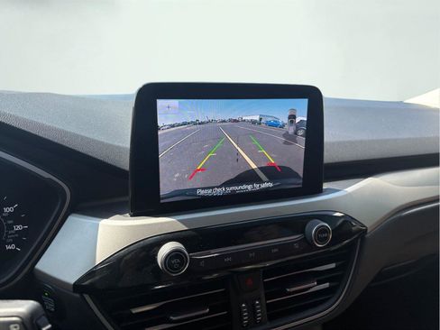 Used 2022 Ford Escape SEL image 18