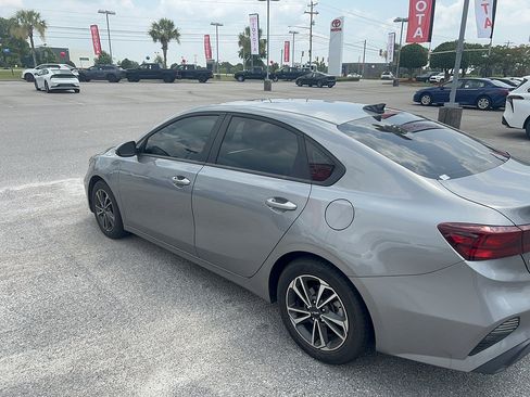 Used 2024 Kia Forte LXS FWD image 2