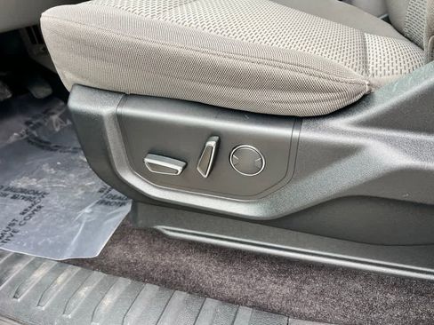 Used 2017 Ford F150 XLT w/ Equipment Group 302A Luxury image 19