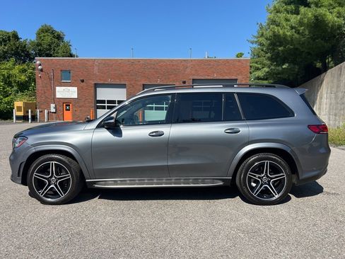 Used 2022 Mercedes-Benz GLS 450 4MATIC image 2