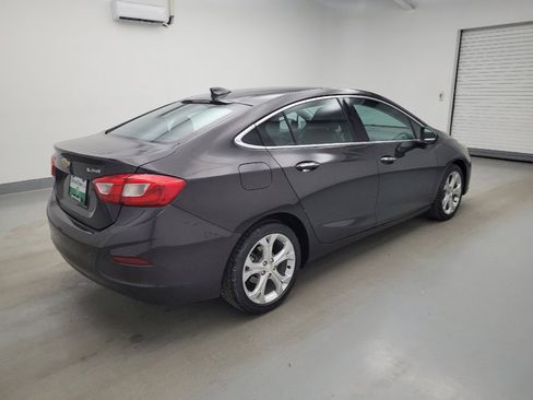 Used 2017 Chevrolet Cruze Premier FWD image 10