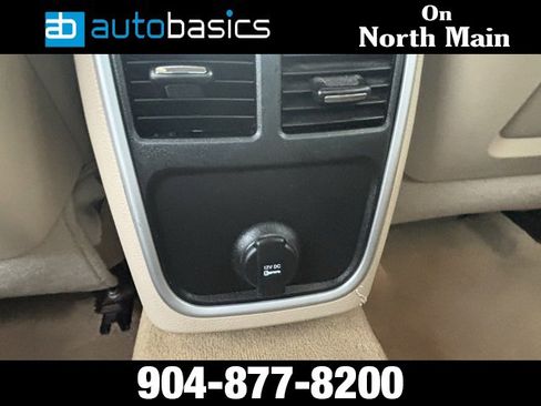 Used 2013 Chrysler 300 w/ Driver Convenience Group image 20