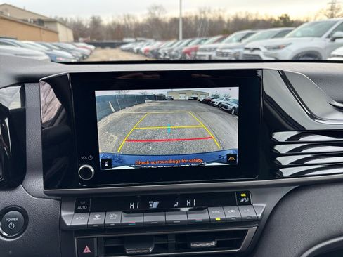 Used 2025 Toyota Camry LE image 17