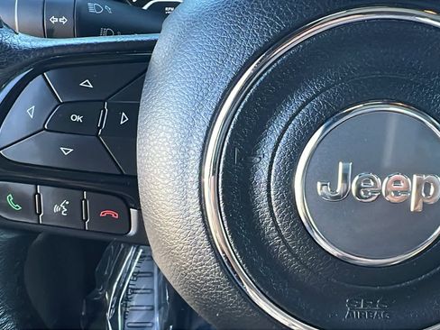 Certified 2022 Jeep Renegade Altitude w/ Sun/Sound Group image 19