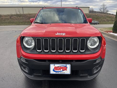Used 2018 Jeep Renegade Latitude w/ Popular Equipment Group image 2