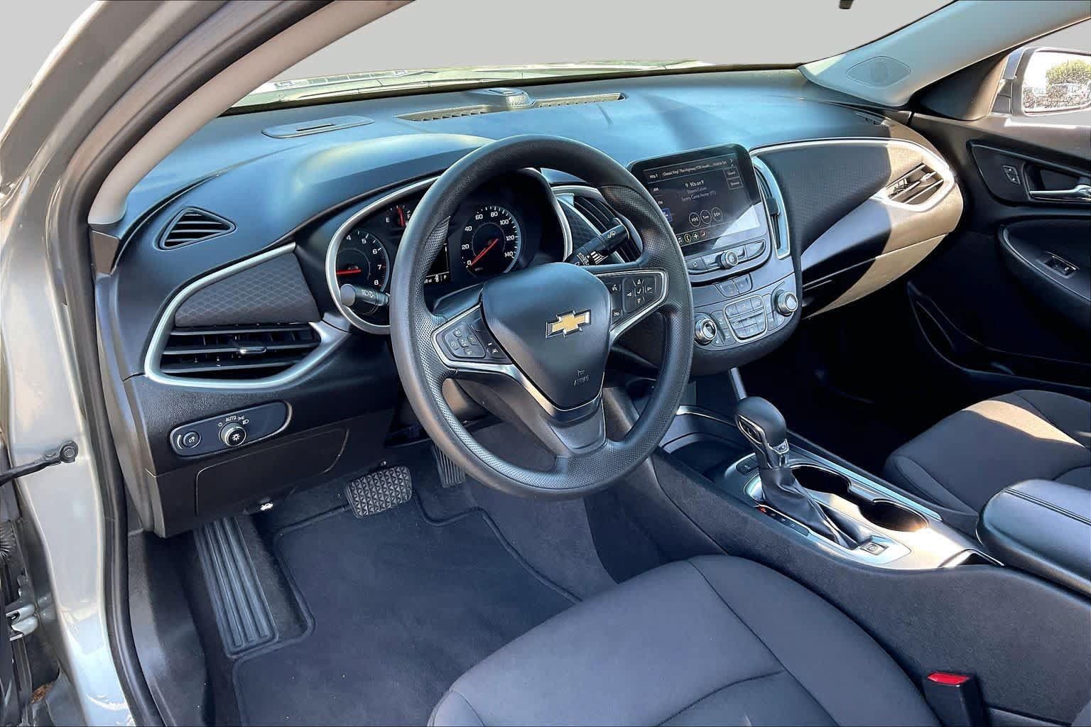 Used 2024 Chevrolet Malibu LT FWD image 17