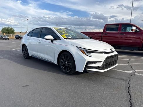 Used 2025 Toyota Corolla SE FWD image 3